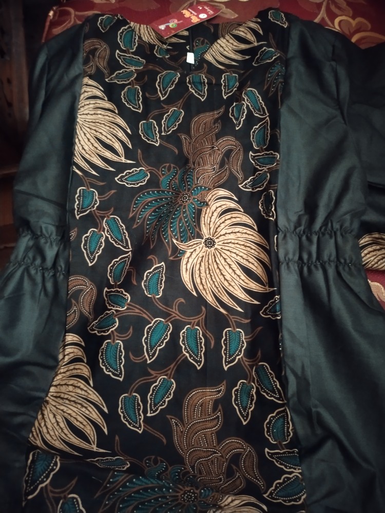 Couple Batik Atasan Wanita Kemeja Pria Seragam Batik Kerja Warna Hijau By Batik Dua Putri Collection