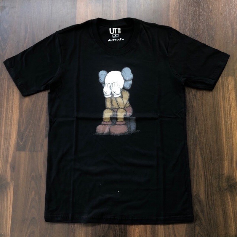 BAJU UNIQLO X KAWS CRYING PREMIUM