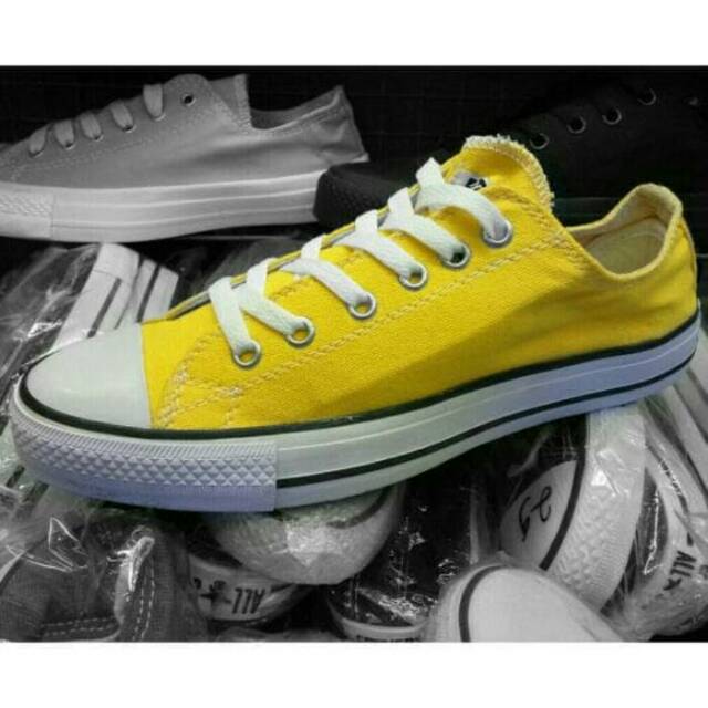  Sepatu  converse allstar  classic low kuning  Shopee Indonesia