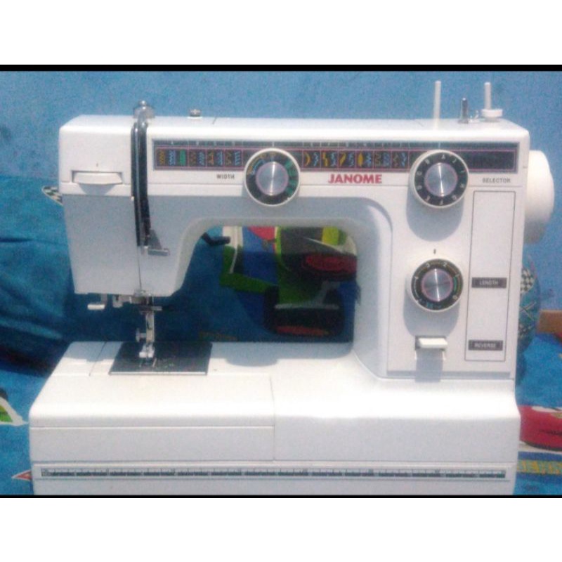 Mesin jahit janome type 380 second