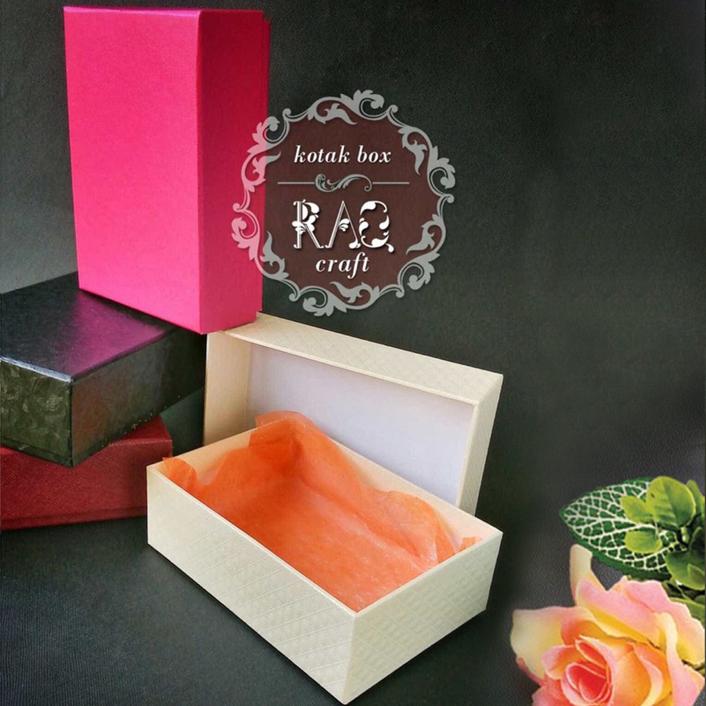 

KOTAK KADO 12.5 x 8.5 x 4cm/ GIFT BOX PREMIUM