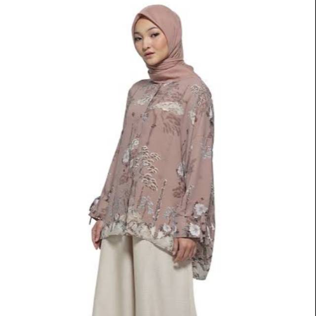 Jingmi Top Ria Miranda