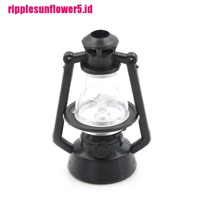 Miniatur Lampu Minyak Tanah Gaya Retro Untuk Ruang Tamu Rumah Boneka 1: 12