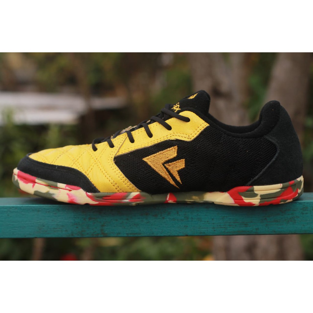 SEVSPO Imbasala Yellow Black IN (camo sole)