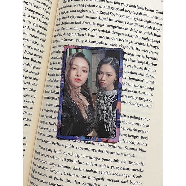 [CLEARANCE SALE] Photocard PC ITZY It’z Me (title track wannabe) 2Shin (Ryujin & Yuna) unit