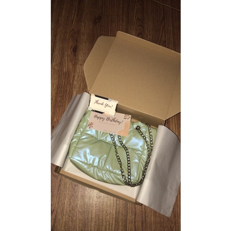 

packing giftbox puffy bag