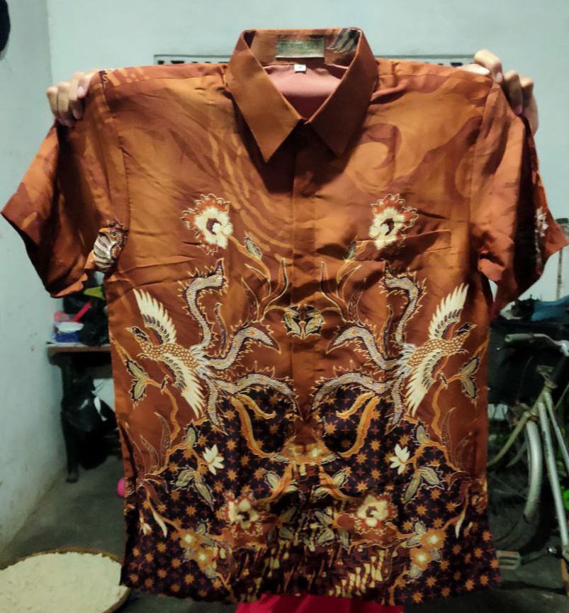 Kemeja Batik Semi Sutra Kreep Puring Istimewa Bahu Pakai Busa Kemasan Kardus Loyality