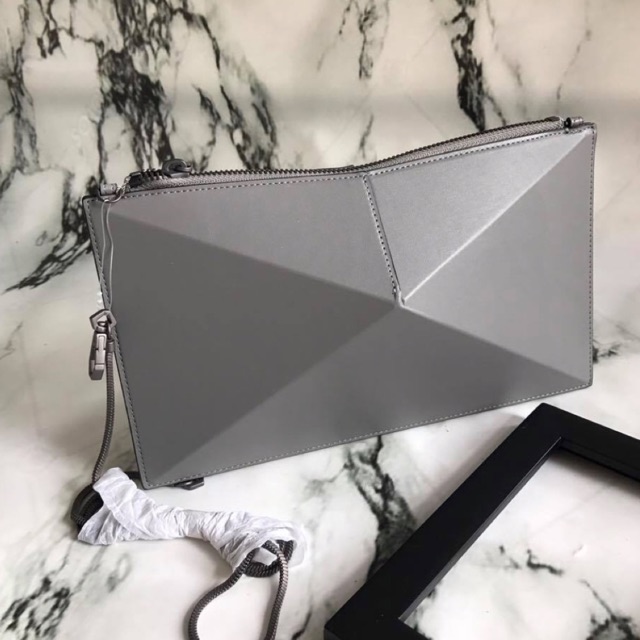 Tas Charles & Keith original store