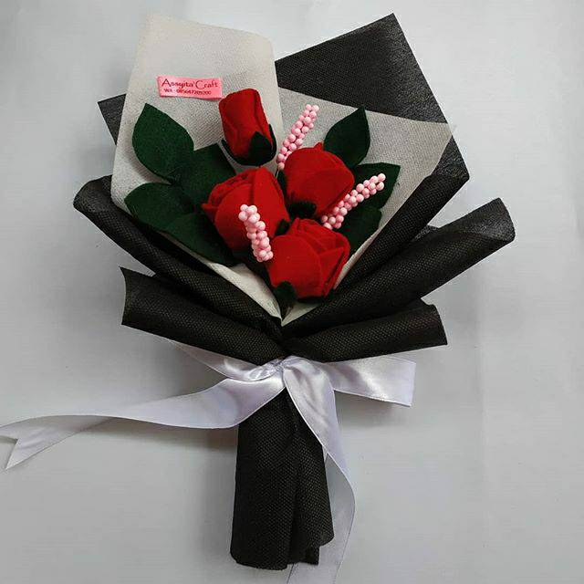 Bunga flanel/bunga wisuda/buket bunga/buket wisuda/kado wisuda/buket bunga wisuda/buket bunga flanel