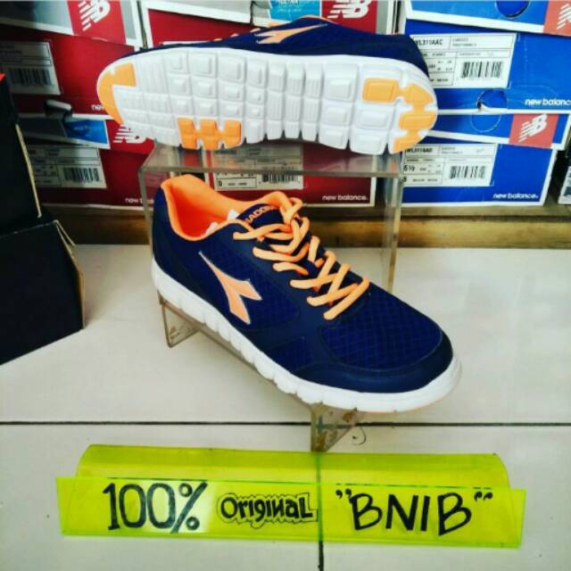 Sepatu Diadora Hitam Tali Kuning 100%ORIGINAL