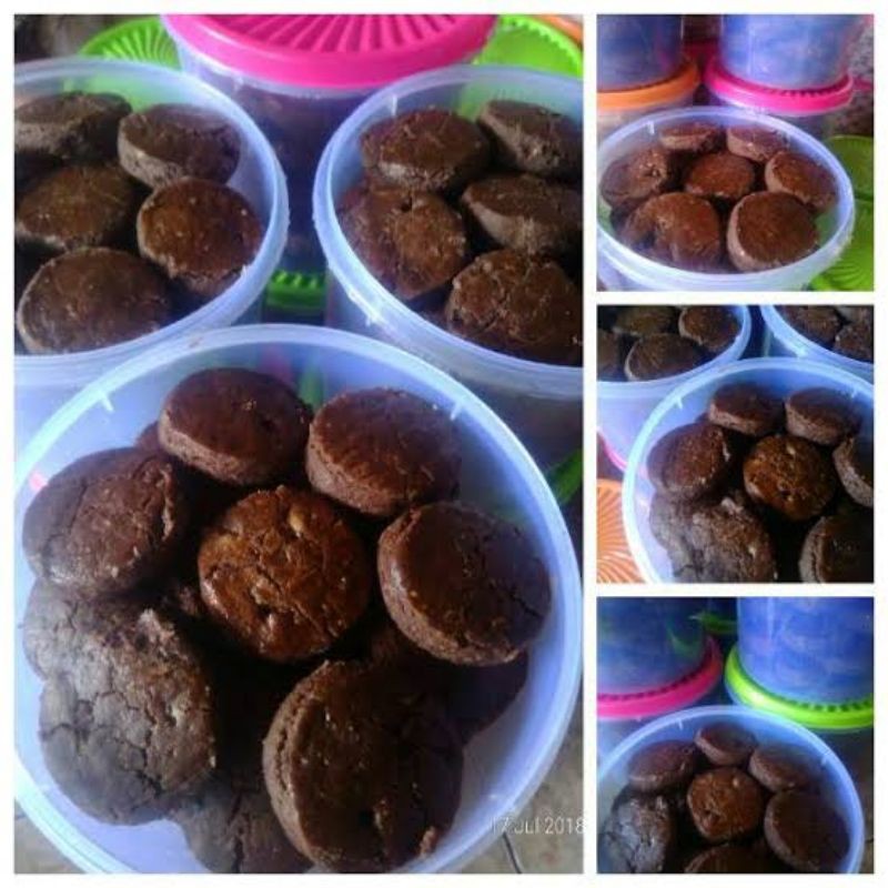 

Kue Kacang Rasa Coklat toples