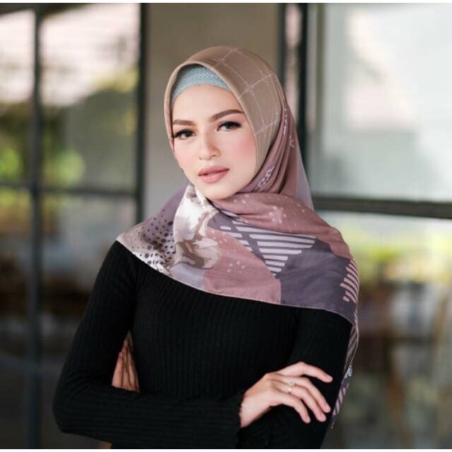 Preloved Sakura dan Brenda Voal MyLady Hijab