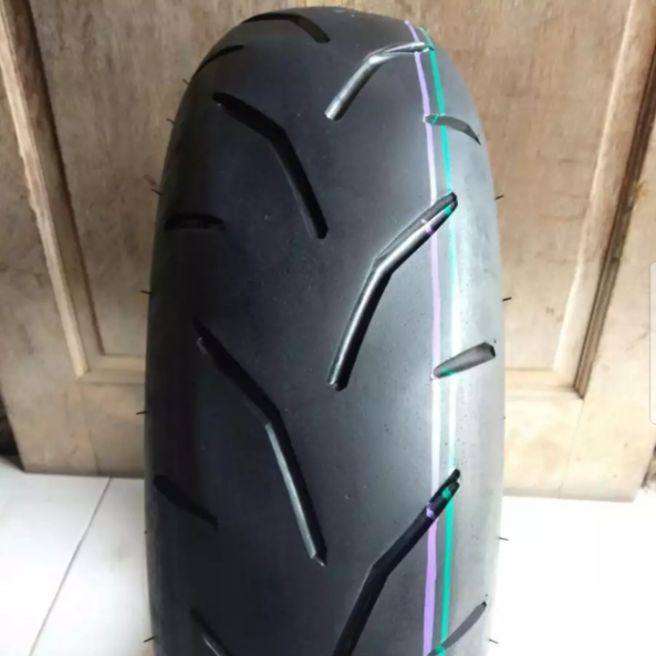 ban belakang tubles ukiran motor Aerox merk IRC