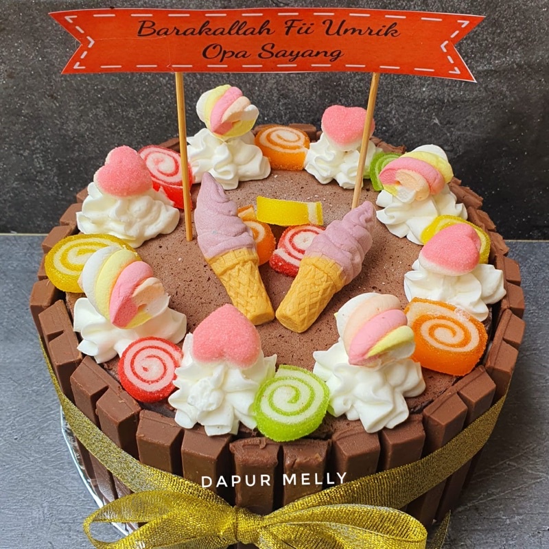 

ice cream cake kitkat 19cm/ice cream tart/birthday cake