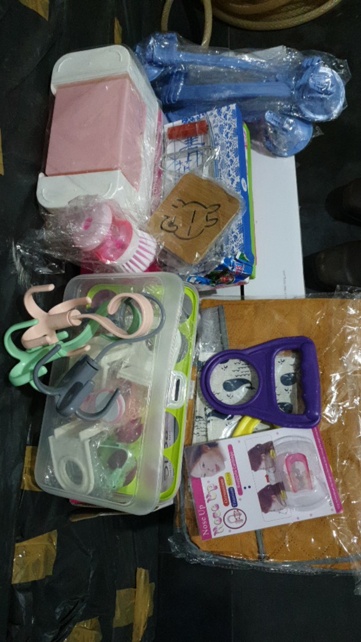 Pengunci Pintu Lemari Kamar / Pengaman Pintu