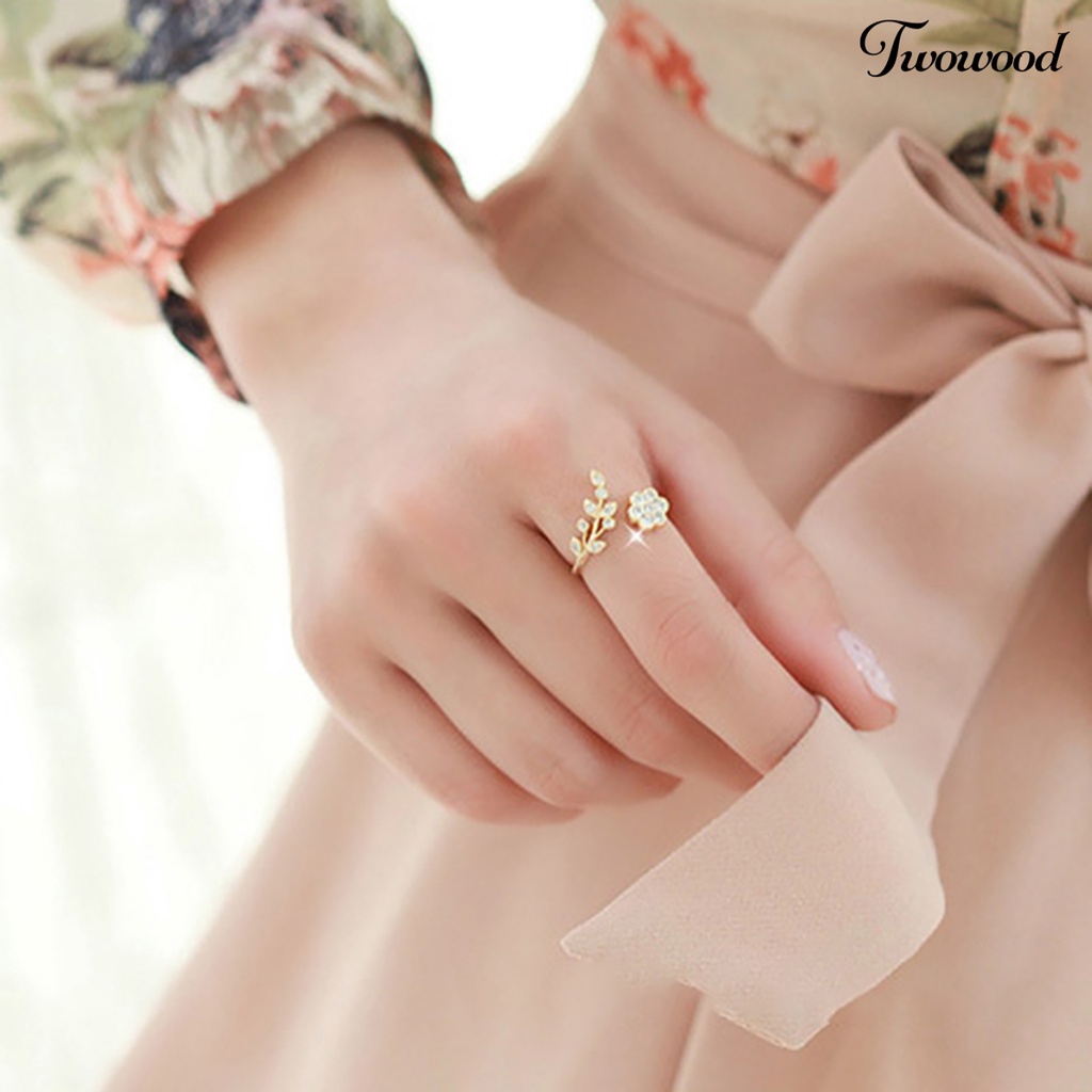 Cincin Model Terbuka Adjustable Desain Cabang Bunga Aksen Berlian Imitasi Untuk Wanita