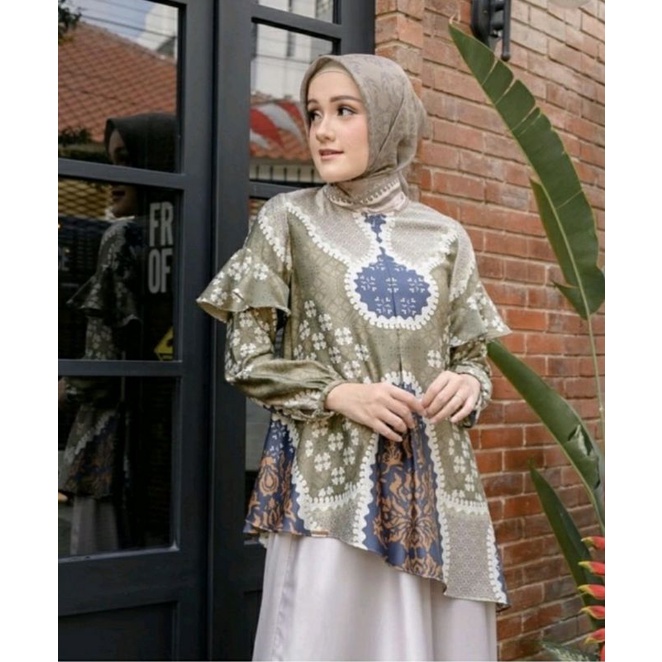 Wearing klamby preloved anggrek blouse L