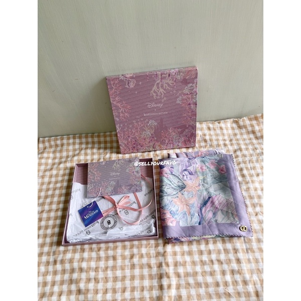 THE LITTLE MERMAID - SATIN SQUARE LAVENDER buttonscarves