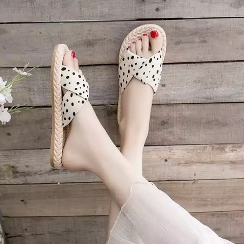 SANDAL WANITA POLKADOT// Sandal Wanita terbaru