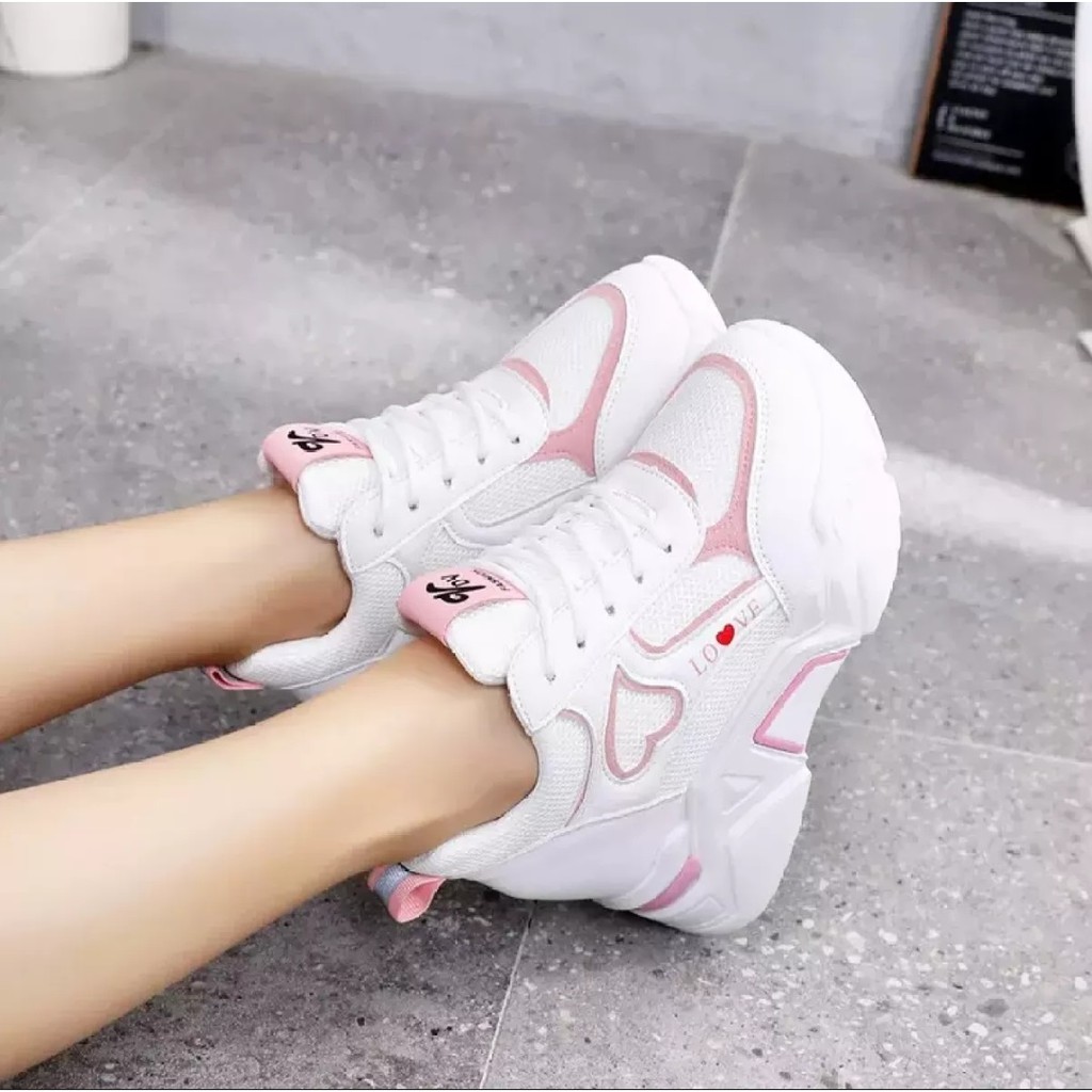 Sepatu Wanita Sneakers Semi Boots Love Terbaru Berkualitas-1