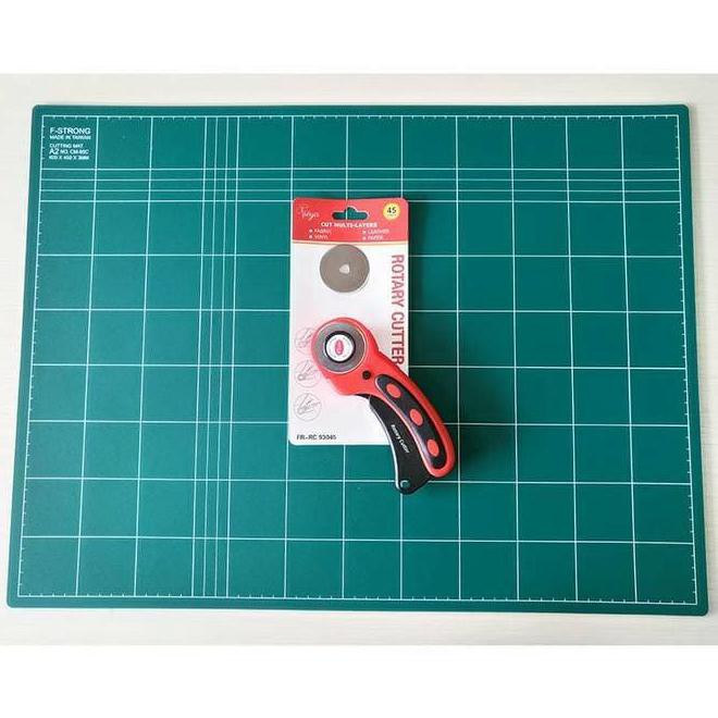 

Paket Hemat Cutting Mat A2 (2 Sisi) + Rotary Cutter Freya + Refill Best Seller