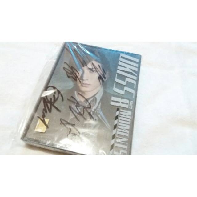 UKISS - MOMENT SIGNED ALBUM