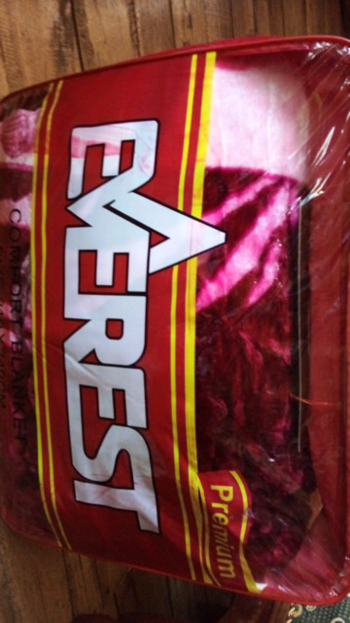 Selimut Premium Merk Everest = 2 Ply  - Saint Michael Ukuran 210 X 240 Cm Tebal & Berat  3,44 Kg