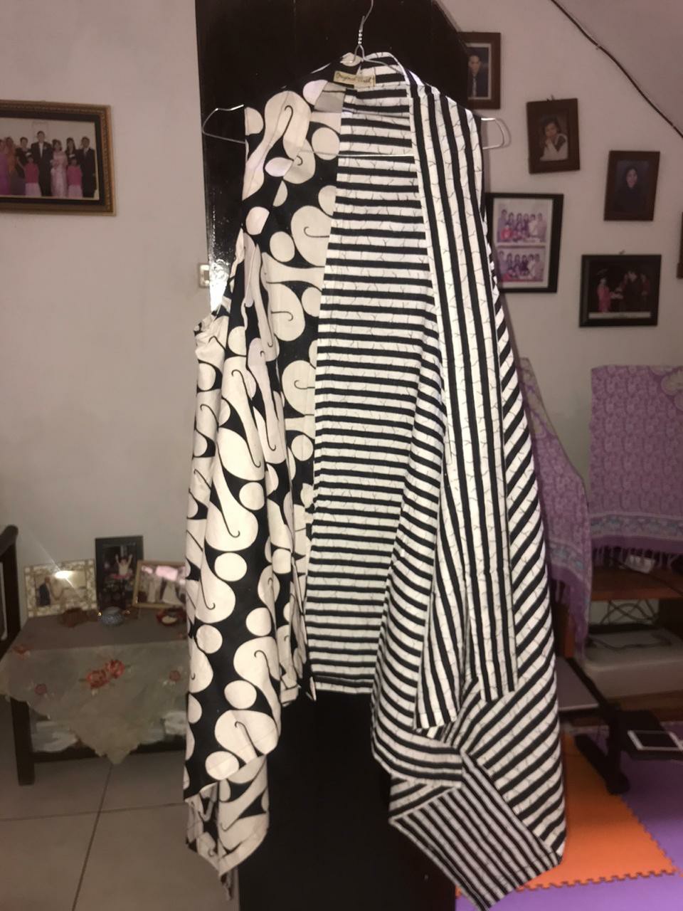 Vest Monochrome Salur Seling Batik Luaran Kardigan Monokrom Outerwear Kerja Kantoran