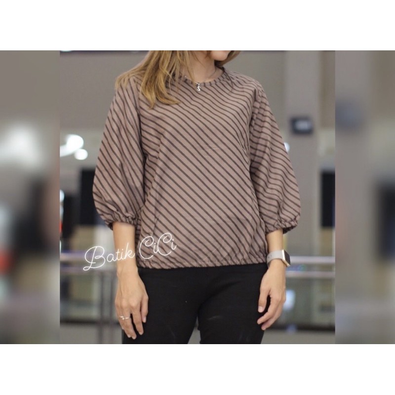 blus batik motif garis miring