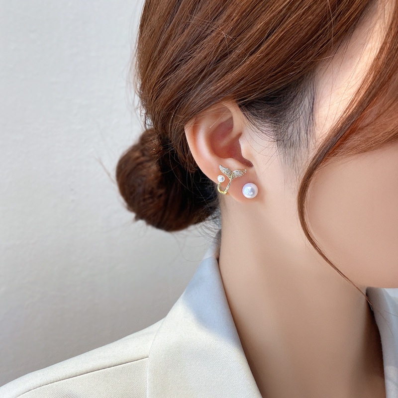 Anting Stud Zircon Kristal Mutiara Berlian Imitasi Bentuk Ekor Ikan Gaya Korea Untuk Wanita