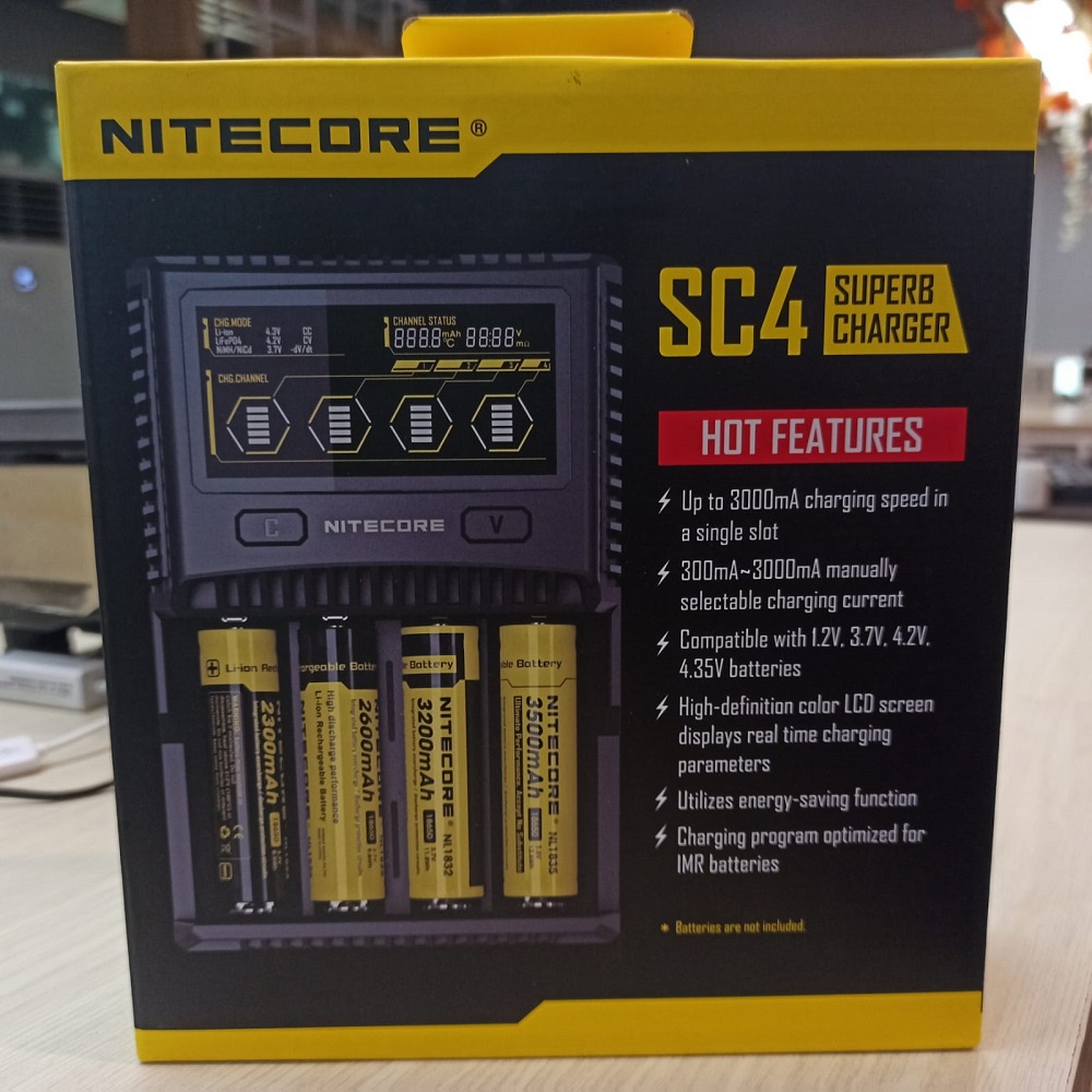 Nitecore Charger Baterai 4 Slot Li-ion NiMH - SC4 - Black