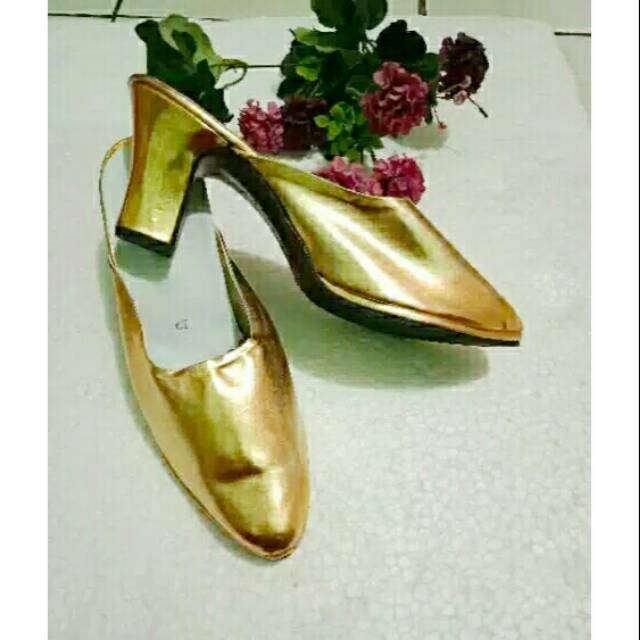 Sandal slop anak  perempuan gold / sandal selop Jawa / sandal adat Jawa warna emas