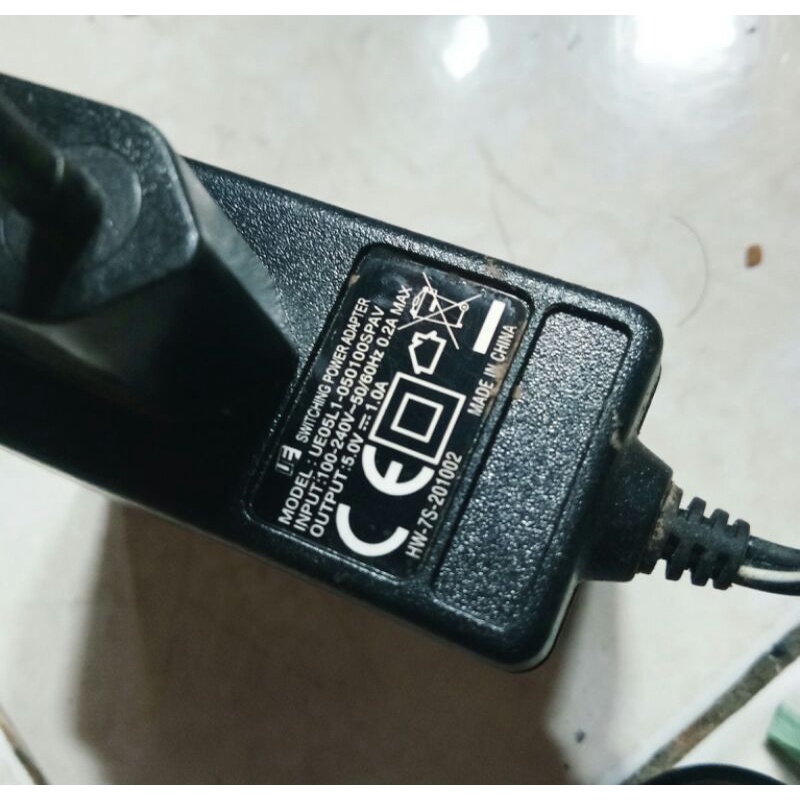 switching power adaptor 5vdc - 1amp original