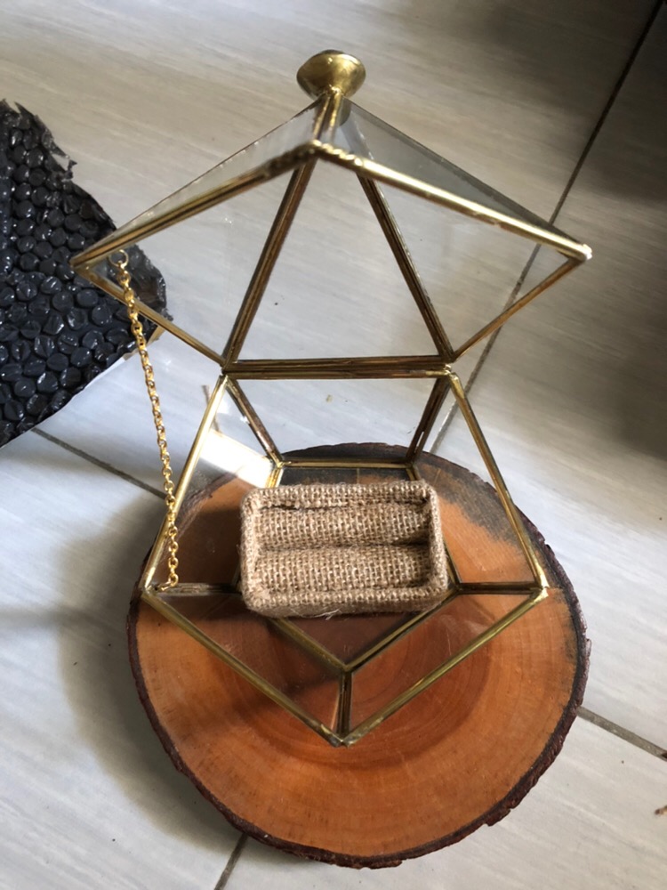 Ring Bearer Kaca Terarium