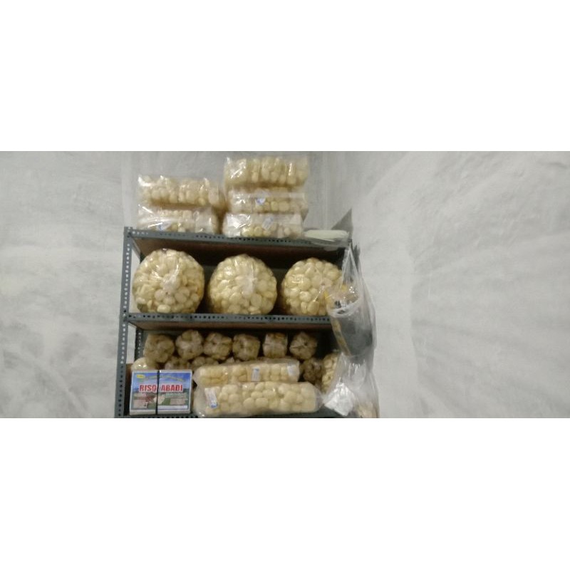 

Krupuk rambak kerbau