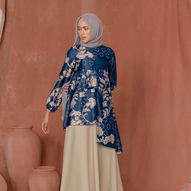 Cendana Tunik Wearing Klamby