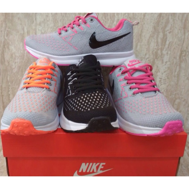 Sneaker NIKE import