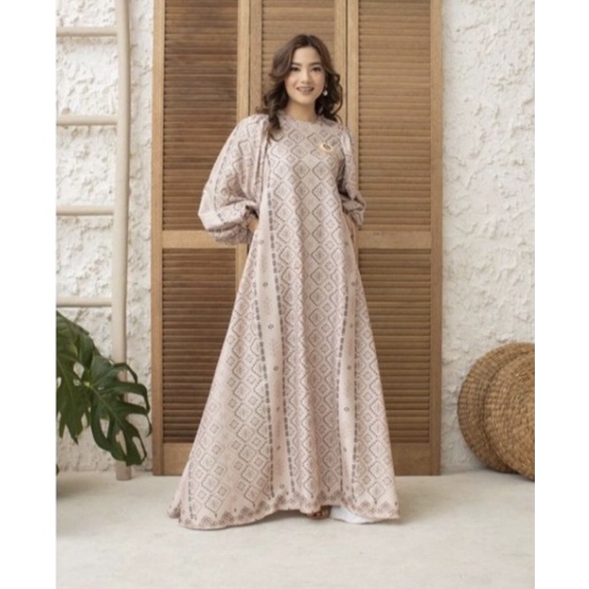 Daphne dress wearing klamby XL