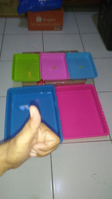 Nampan Plastik Kmp No.04 (35 X 27) Warna Cerah