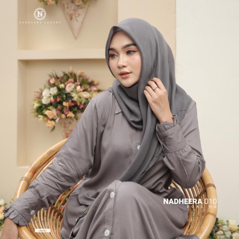 hijab jilbab kerudung segi4 polos terbaru 2021 bahan vokal nadheera Luxury ND 010 plat ORI NADHEERA