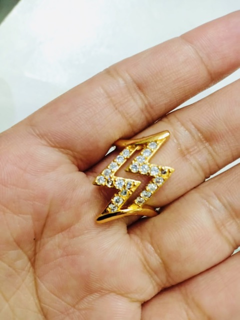 Cincin wanita model petir cincin lapis emas cincin replika emas