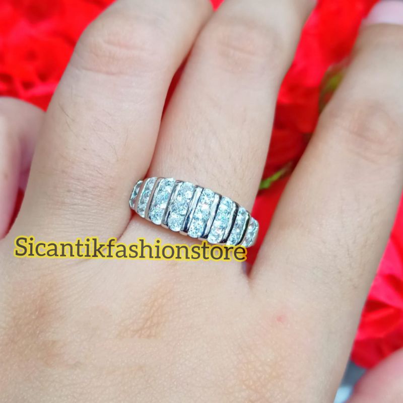 Cincin Titanium Wanita Dewasa Terlaris Anti Karat Tidak Luntur Perhiasan Wanita Mewah Berkualitas