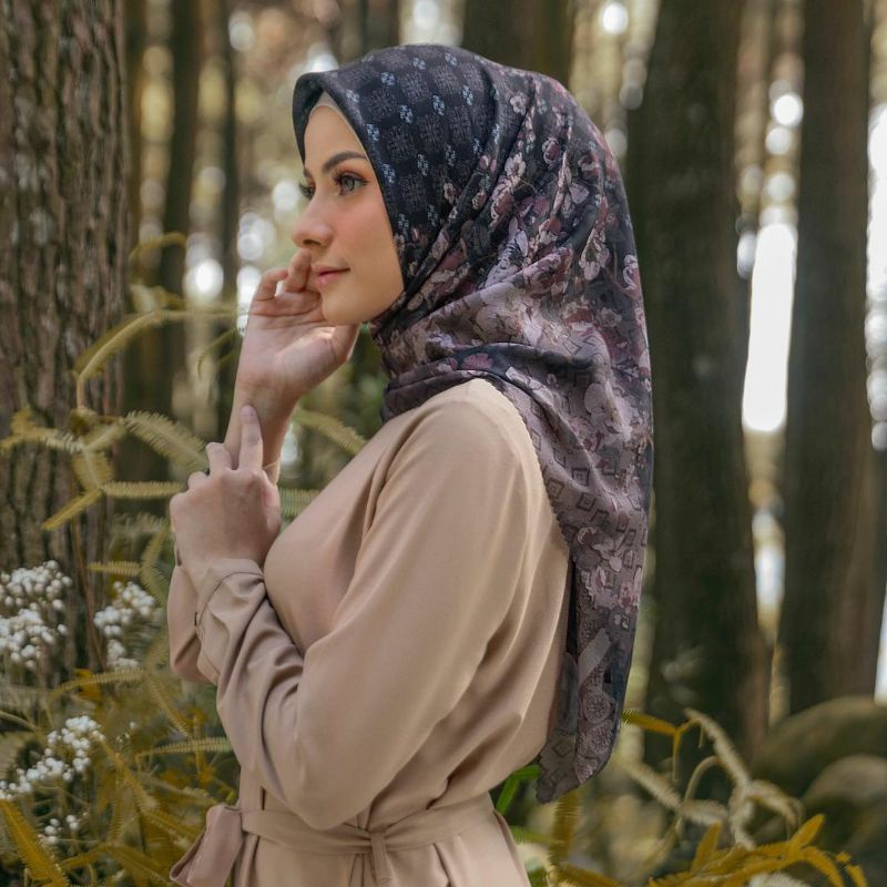 Ask Scarf Charcoal Heaven Lights x Shireen Sungkar