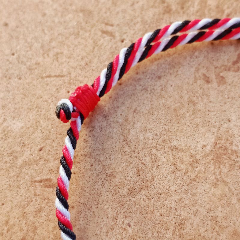 Gelang Tridatu Tiger Eye Mata 7 / Gelang Tridatu Murah / Gelang Batu Alam / Gelang Pria Murah / Gelang Tiger Eye / Oleh Oleh Bali Murah / Tridatu Khas Bali Murah / Gelang Tridatu Khas Bali / Tridatu Custom Murah / Kado Cowok / craftdewata