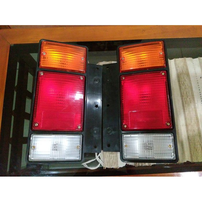 Promo Stoplamp Lampu Belakang Isuzu Elf Original