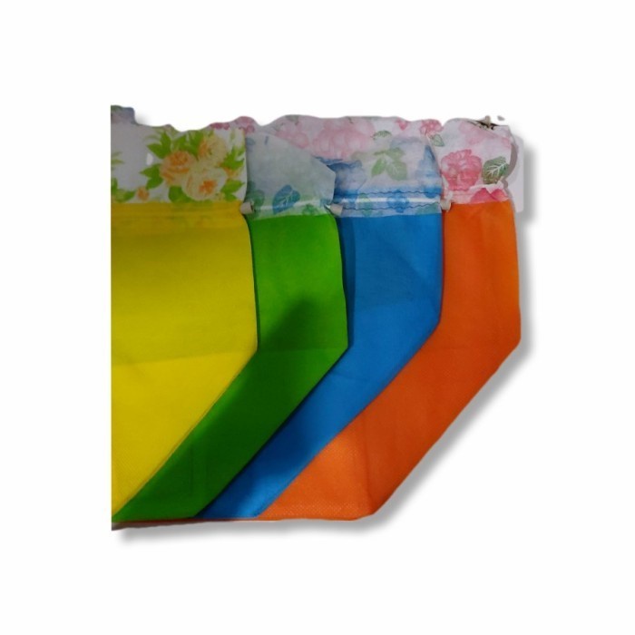 

Goodie Bag, Tas Spunbond Kotak Nasi, Tas Kotak Nasi, Ukuran 22x22cm