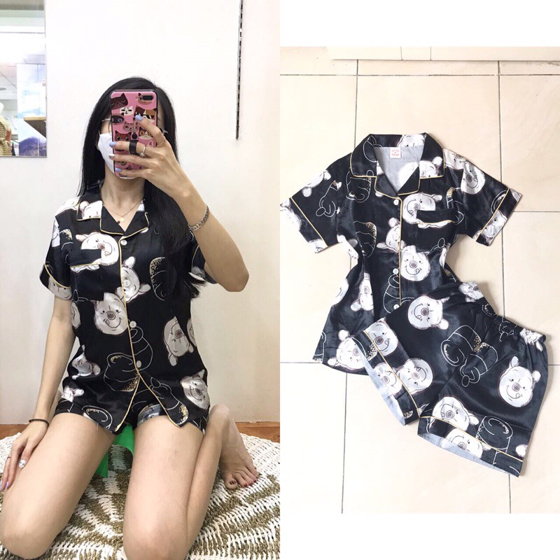 piyama/pajamas motif pooh satin pdk black.homewear/sleepwear/bajutidur pooh pendek satin hitam wanit