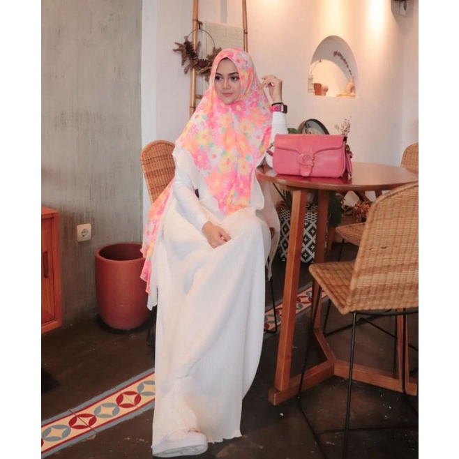 set syari plisket putih khimar bunga