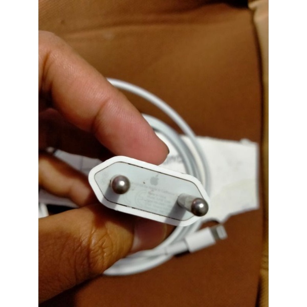 charger iphone bekas