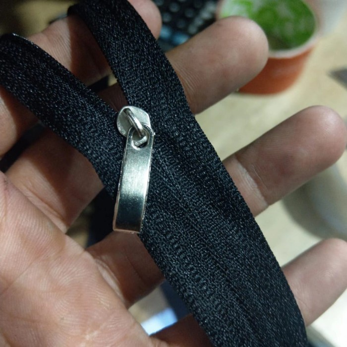 

Menakjubkan Paket Resleting No.3 Terbalik (Lanyard 25 Yard + Kepala 50 Pcs). Diskon
